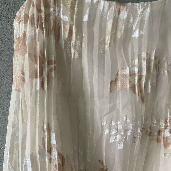 Vince Burnout Cream Pleated Camisole Top - Picture 9 of 14